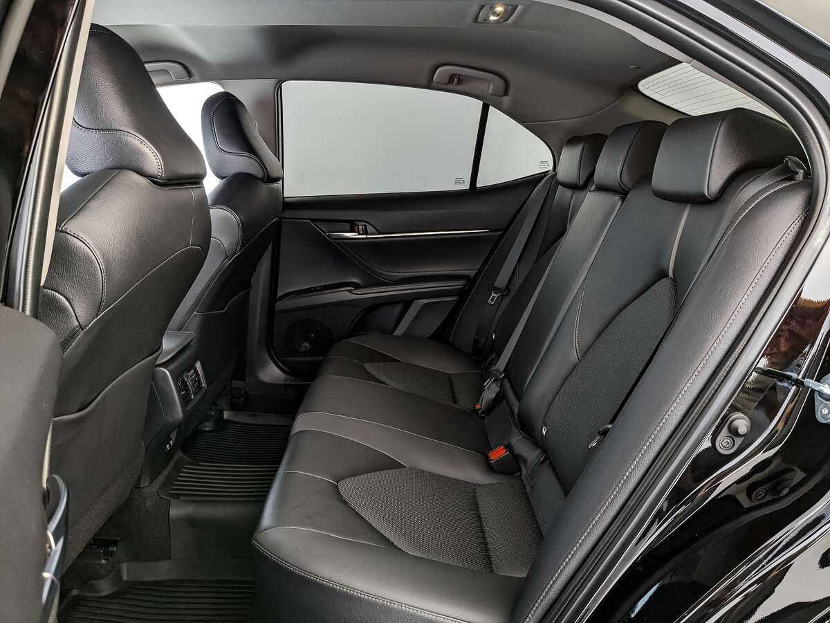 Купить Toyota Camry с пробегом. Фото: #13