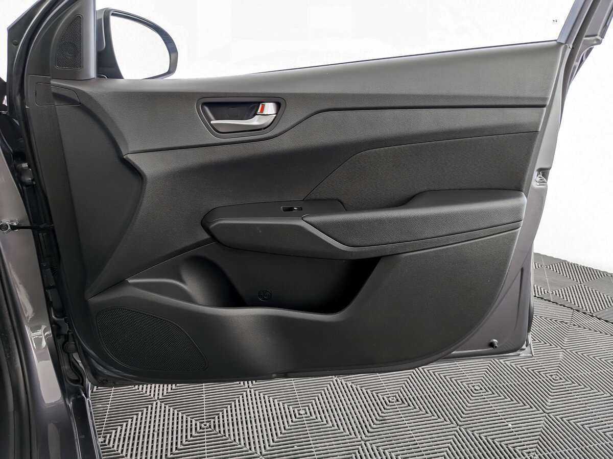 Купить Hyundai Solaris с пробегом. Фото: #18