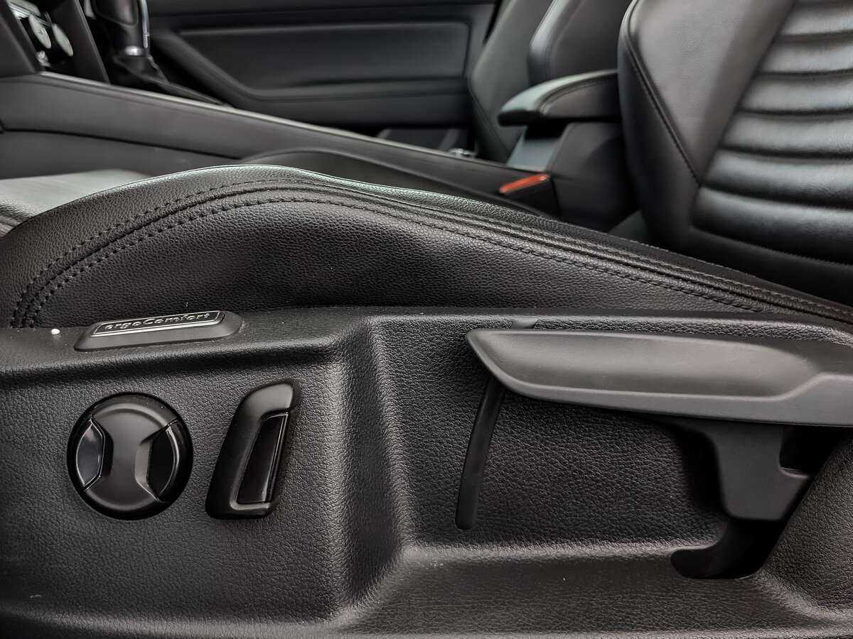Купить Volkswagen Passat с пробегом. Фото: #16