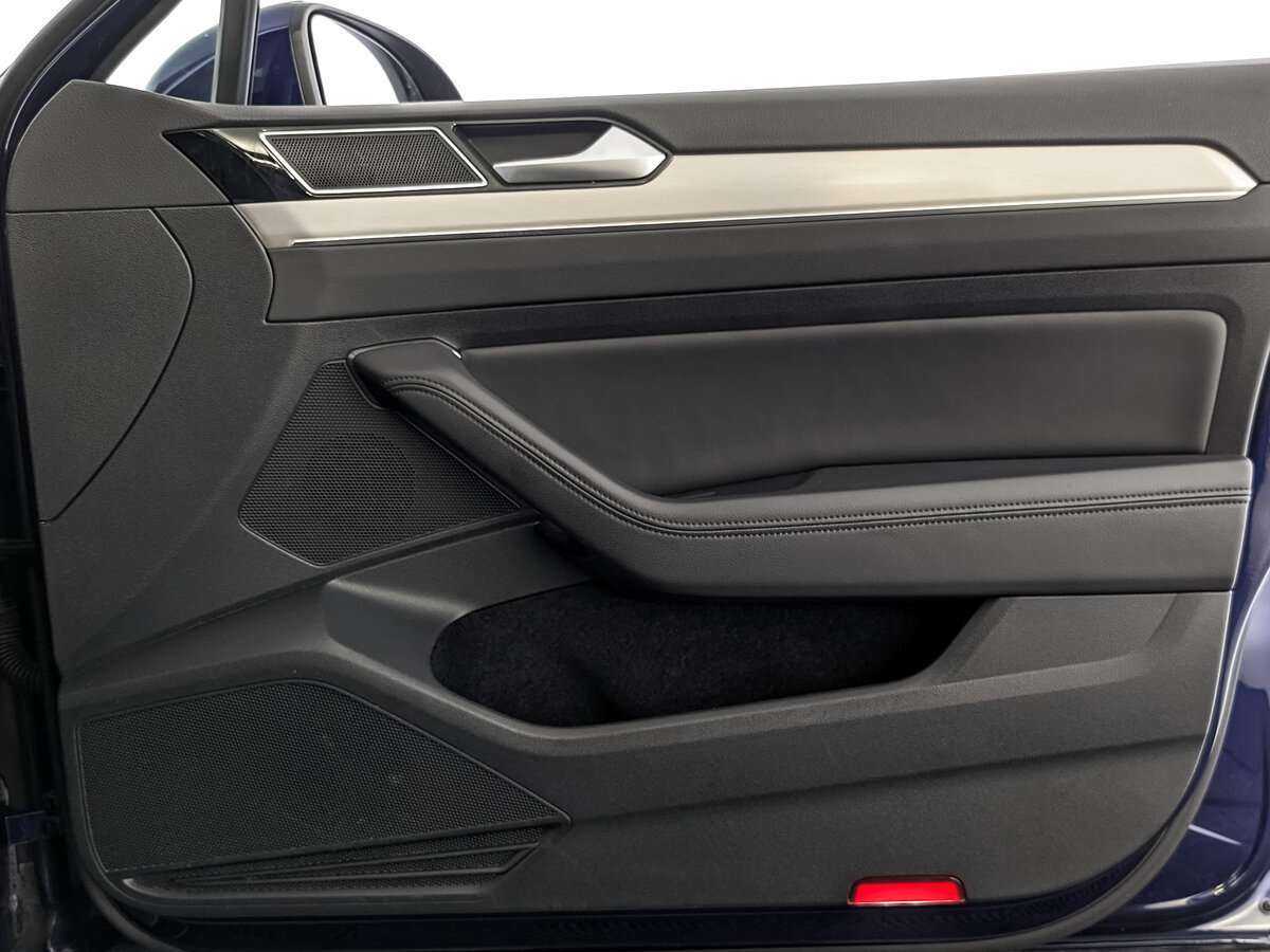 Купить Volkswagen Passat с пробегом. Фото: #20