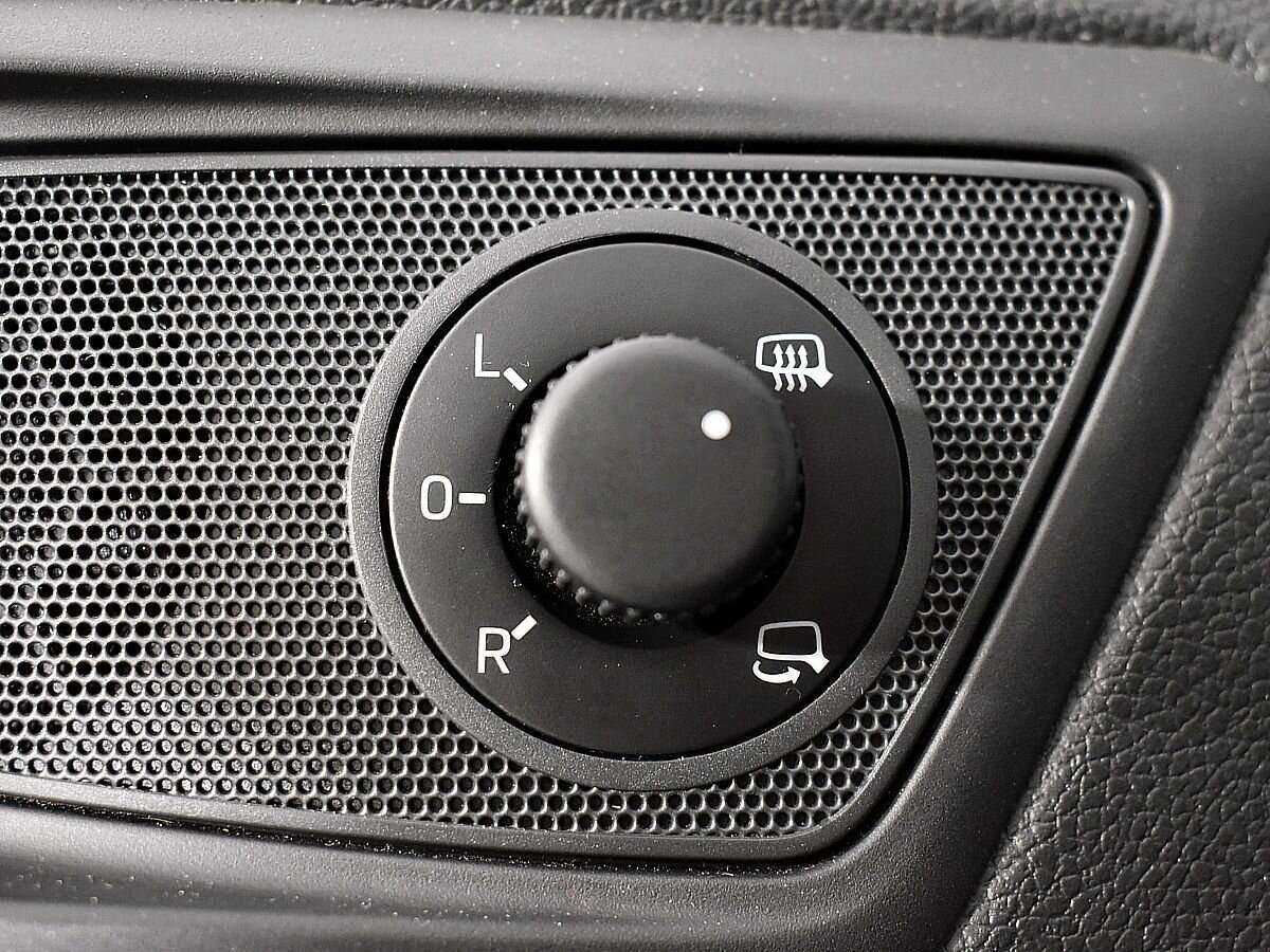 Купить Skoda Yeti с пробегом. Фото: #17