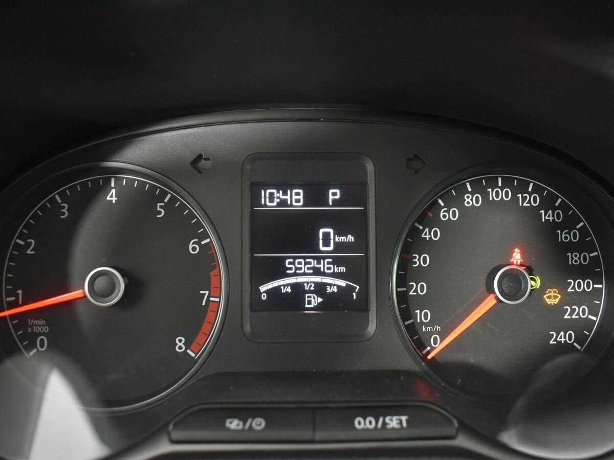 Купить Volkswagen Polo с пробегом. Фото: #10