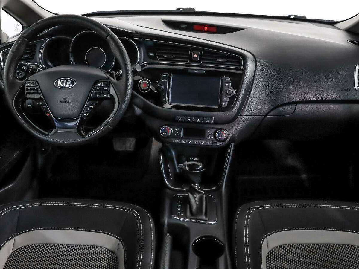 Купить Kia Ceed с пробегом. Фото: #10