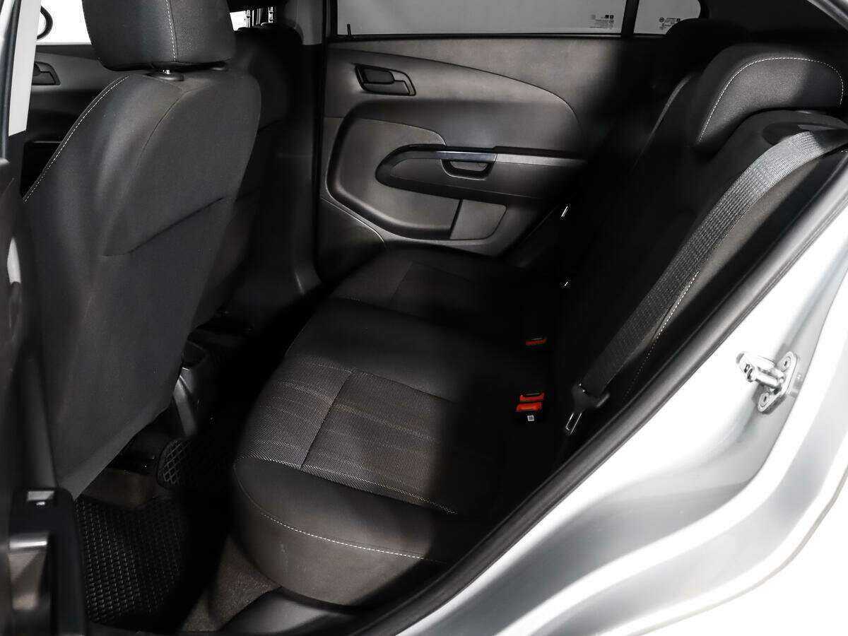 Купить Chevrolet Aveo с пробегом. Фото: #9