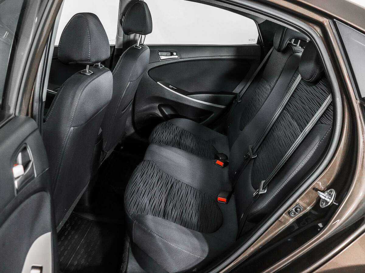 Купить Hyundai Solaris с пробегом. Фото: #9