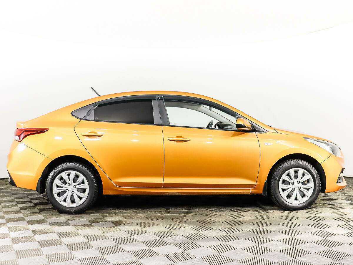 Купить Hyundai Solaris с пробегом. Фото: #3