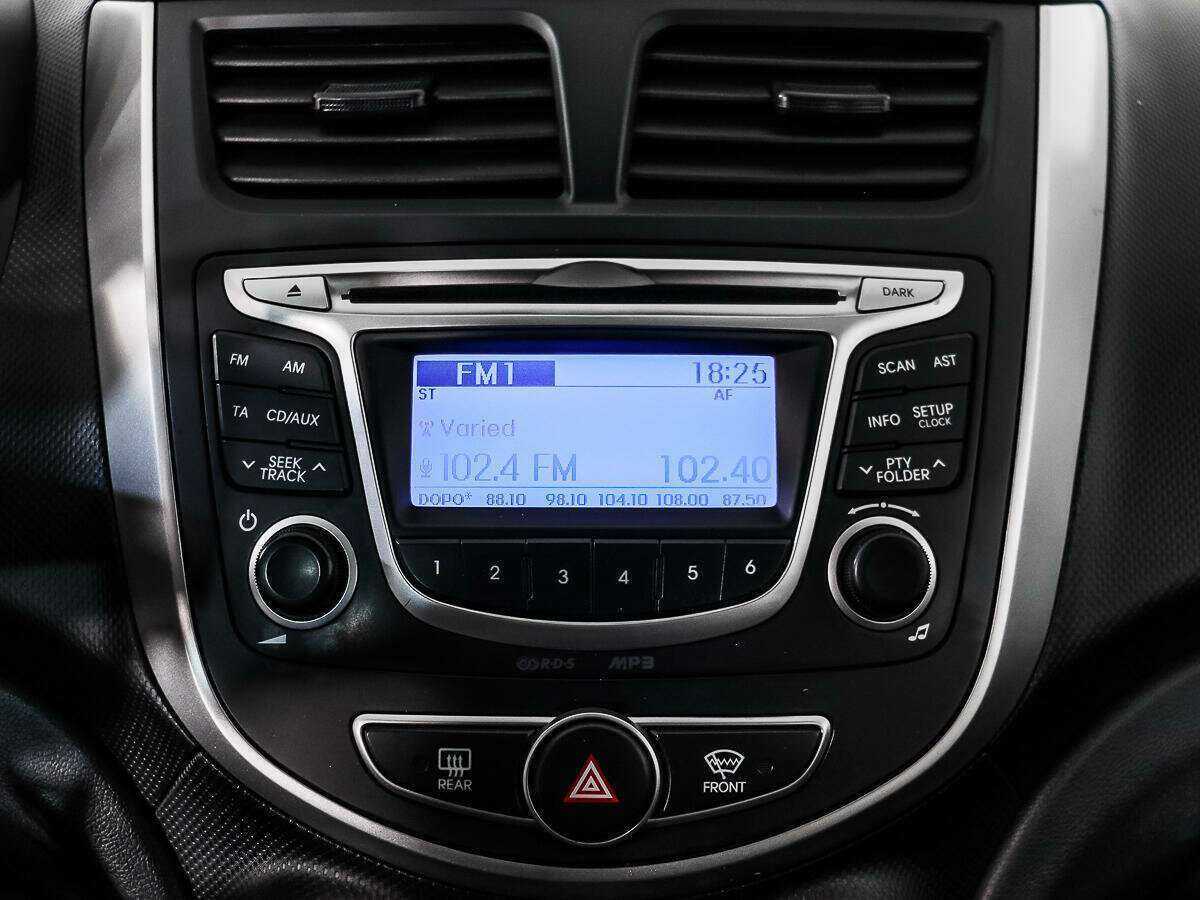 Купить Hyundai Solaris с пробегом. Фото: #11