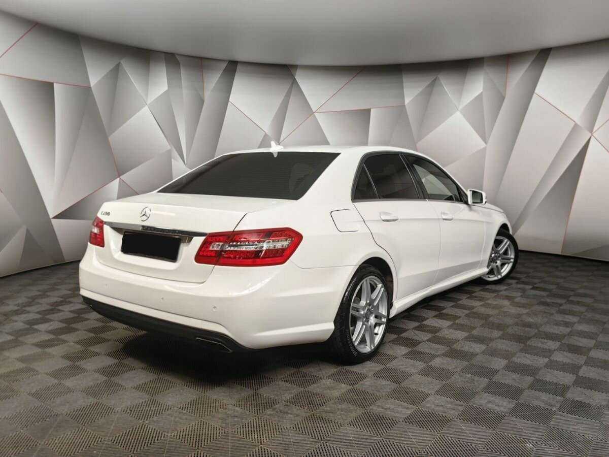 Купить Mercedes-Benz E-Класс с пробегом. Фото: #1