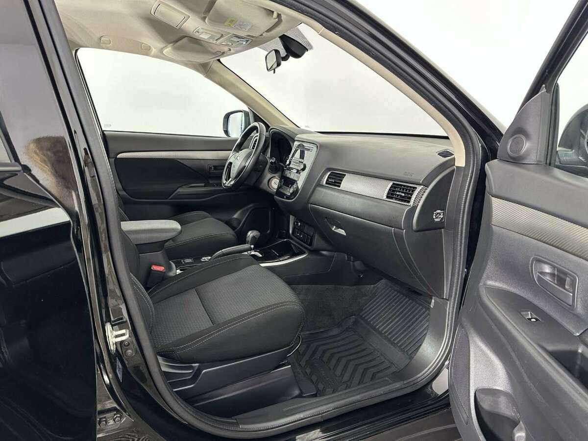 Купить Mitsubishi Outlander с пробегом. Фото: #13