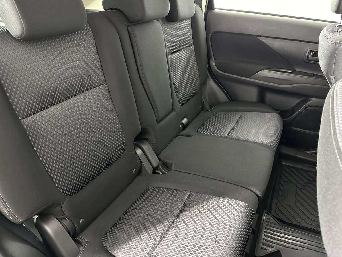 Купить Mitsubishi Outlander с пробегом. Фото: #14