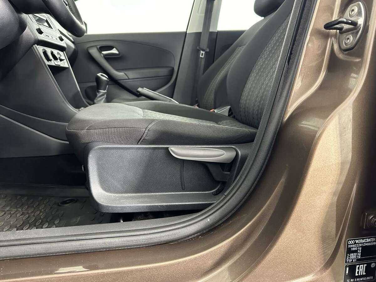 Купить Volkswagen Polo с пробегом. Фото: #9