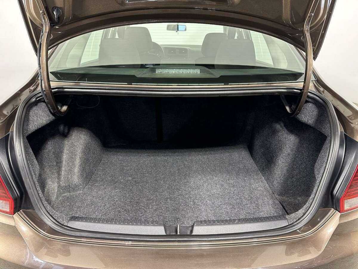 Купить Volkswagen Polo с пробегом. Фото: #17