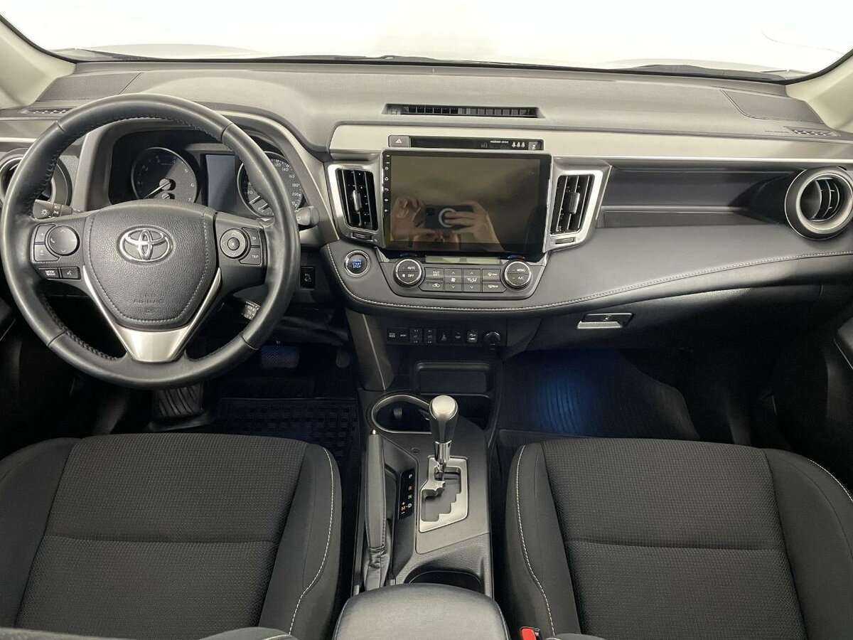 Купить Toyota RAV4 с пробегом. Фото: #6