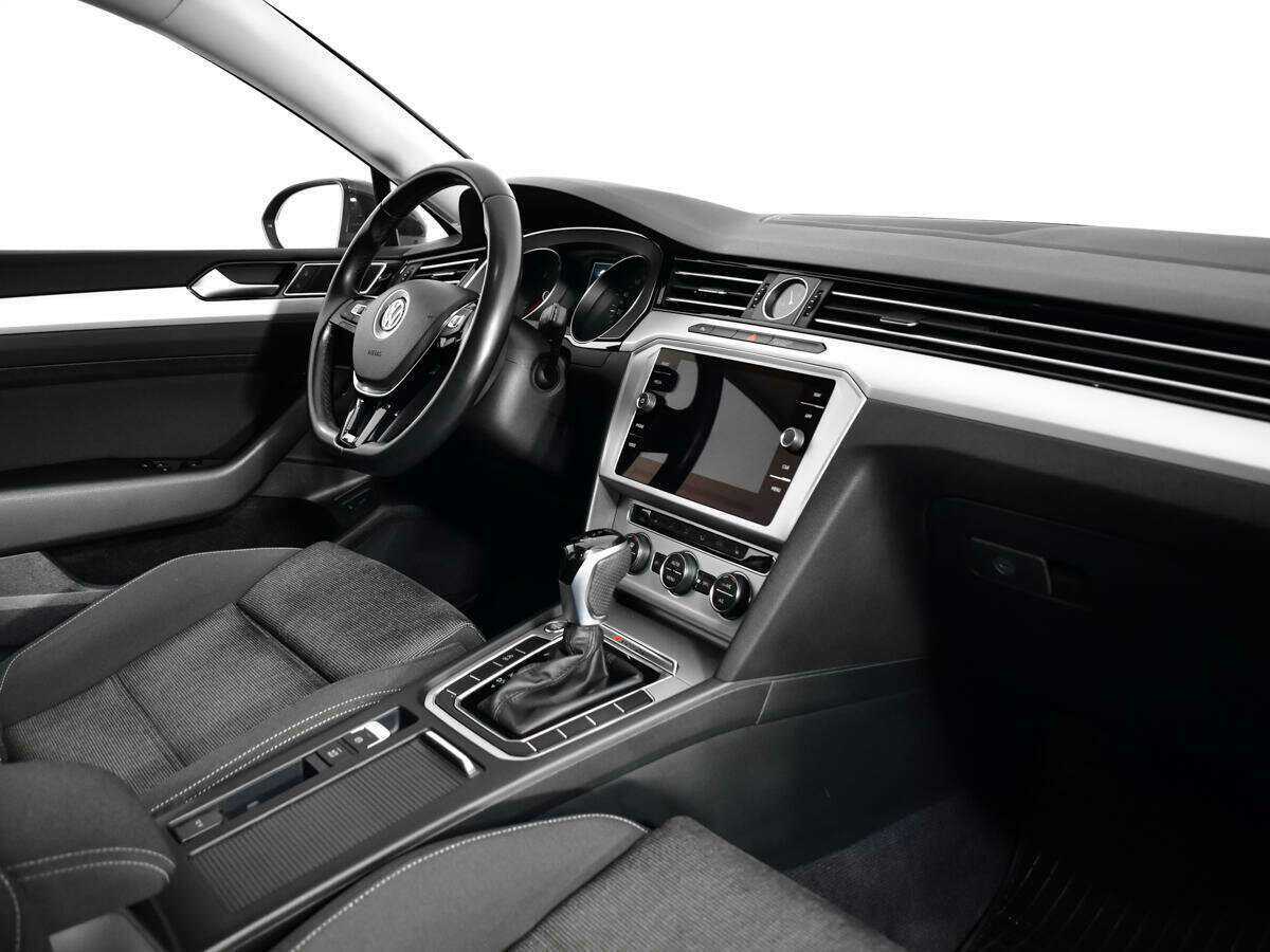 Купить Volkswagen Passat с пробегом. Фото: #8