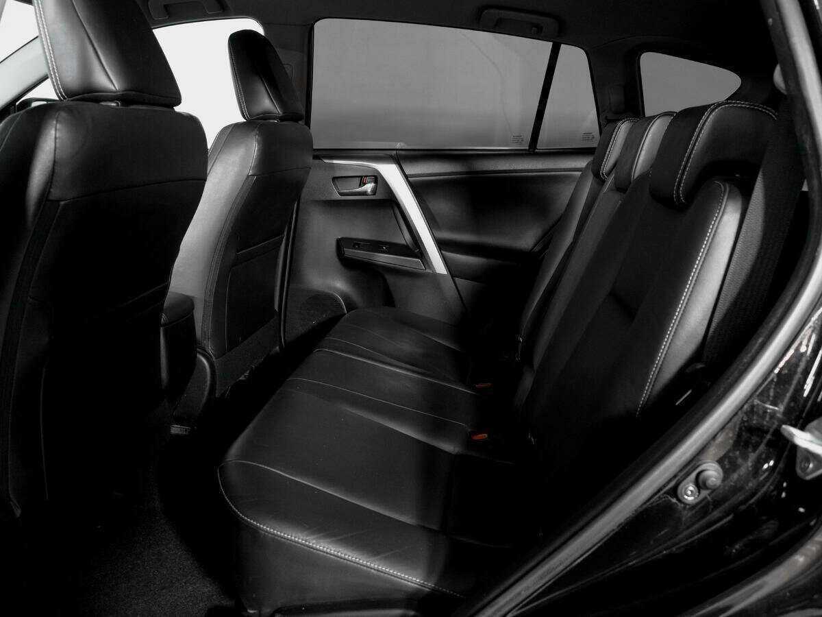 Купить Toyota RAV4 с пробегом. Фото: #9