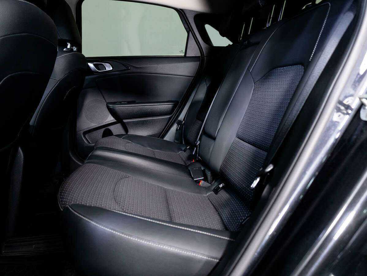 Купить Kia Ceed с пробегом. Фото: #12