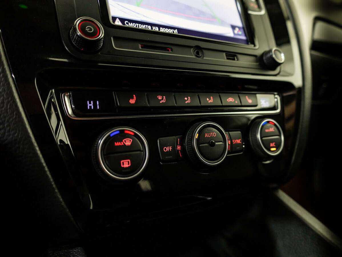 Купить Volkswagen Jetta с пробегом. Фото: #12
