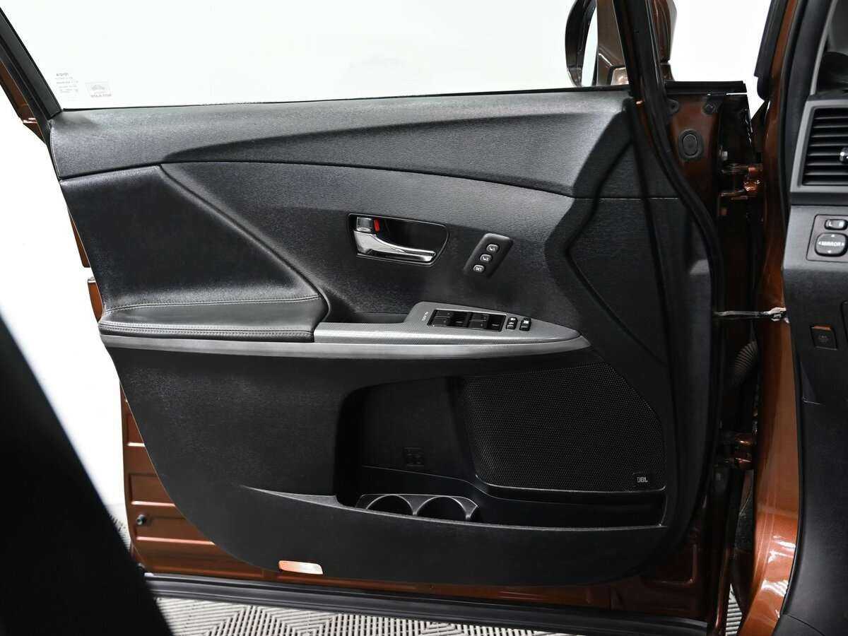 Купить Toyota Venza с пробегом. Фото: #9