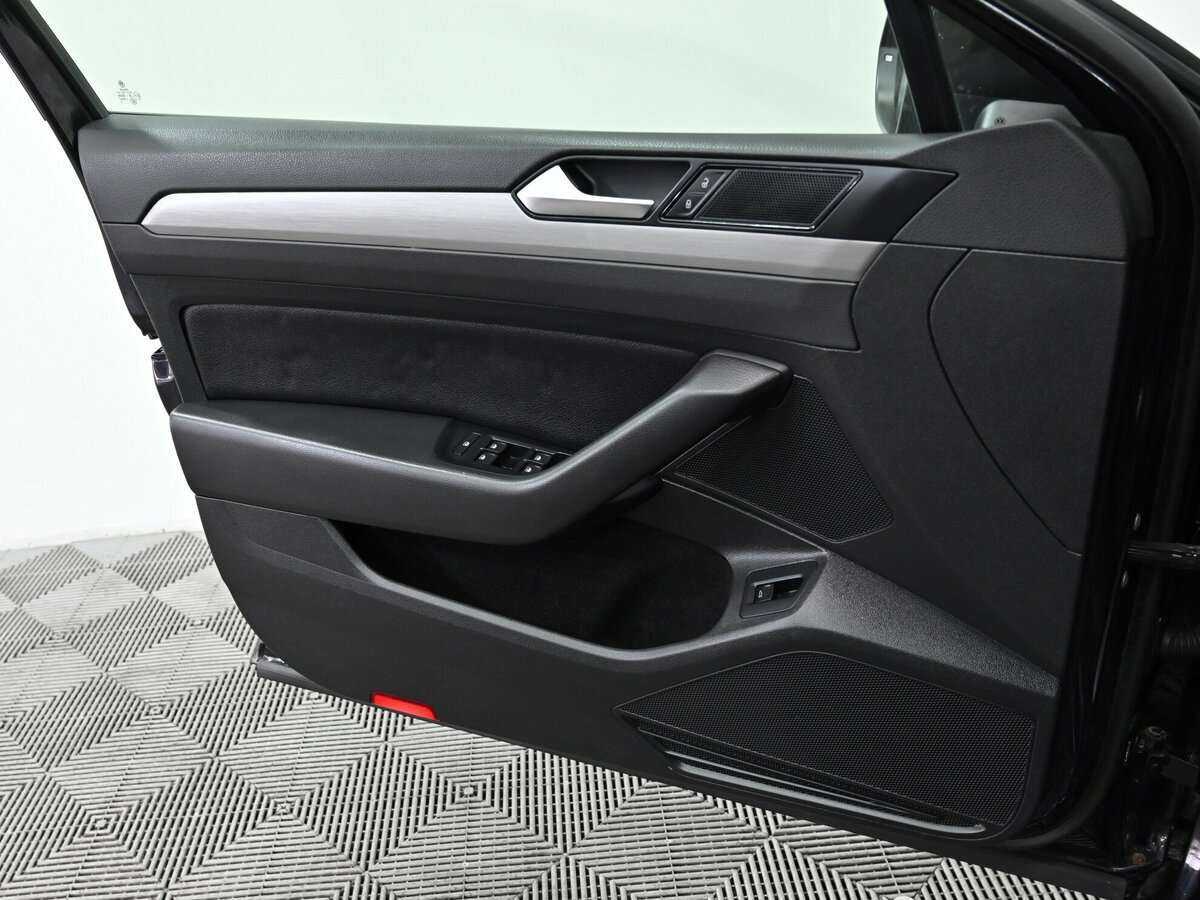 Купить Volkswagen Passat с пробегом. Фото: #10