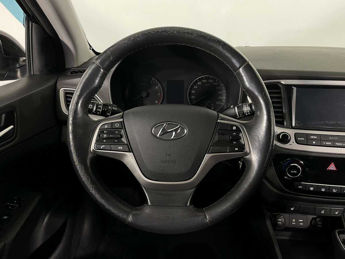 Купить Hyundai Solaris с пробегом. Фото: #9