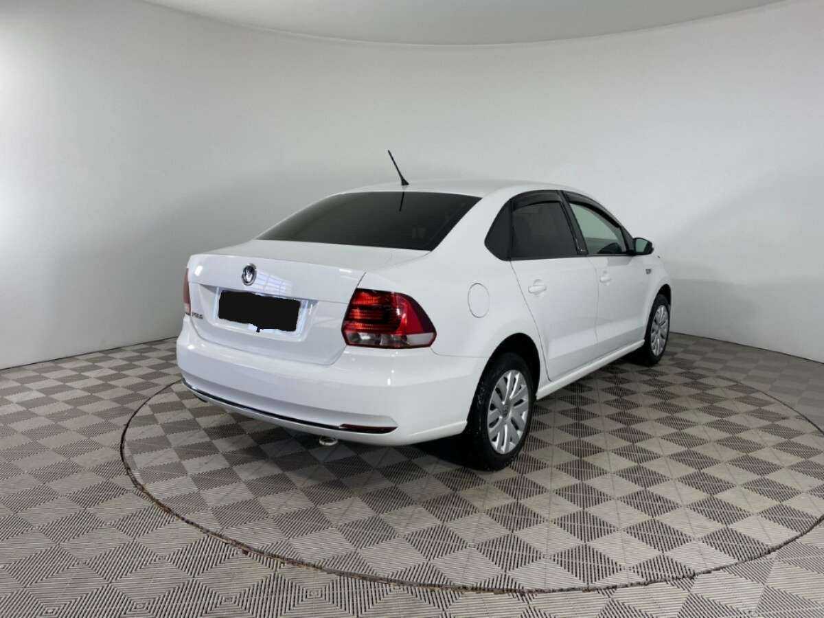 Купить Volkswagen Polo с пробегом. Фото: #3