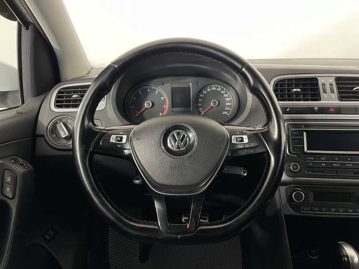 Купить Volkswagen Polo с пробегом. Фото: #9