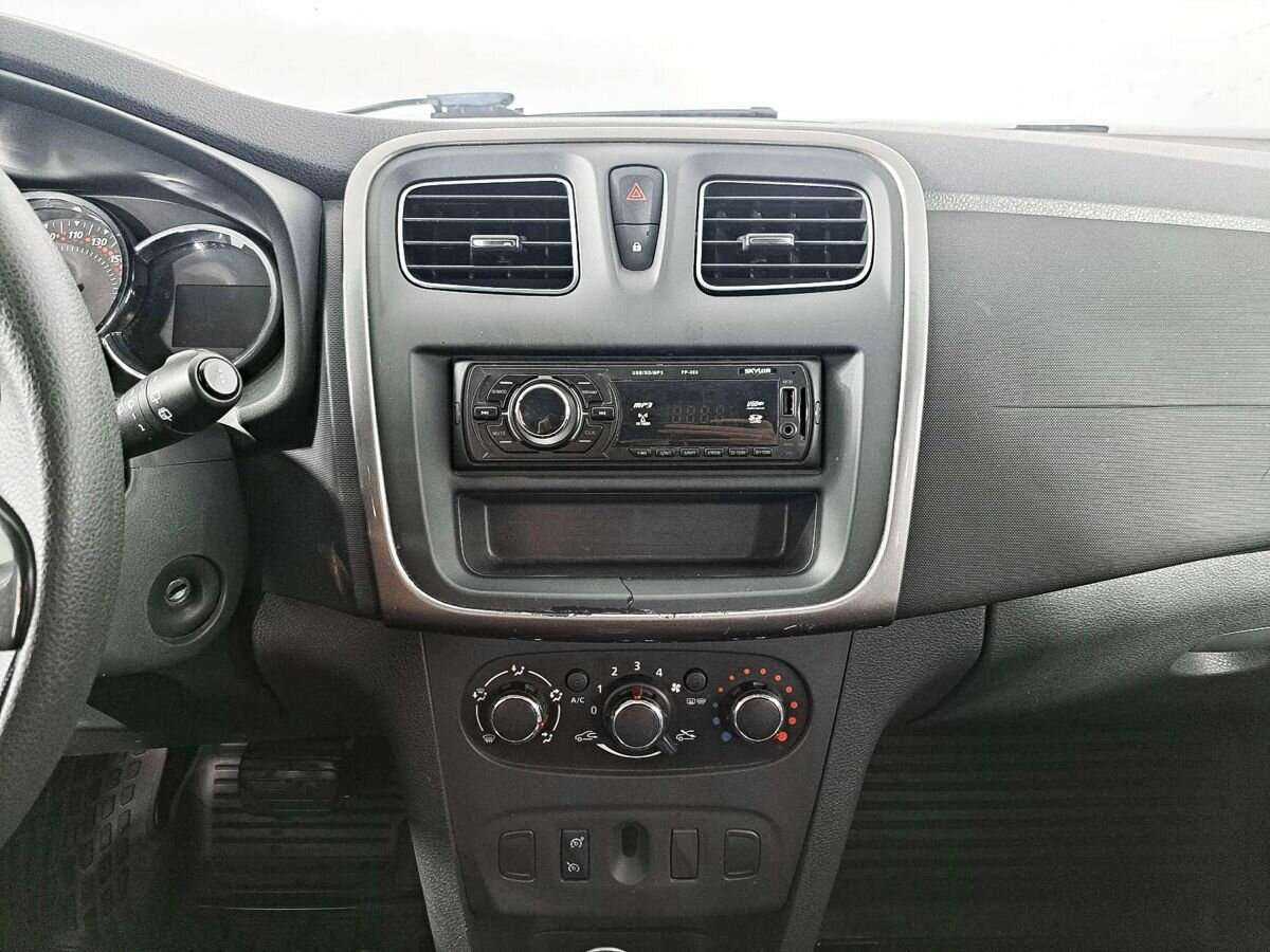 Купить Renault Sandero с пробегом. Фото: #11