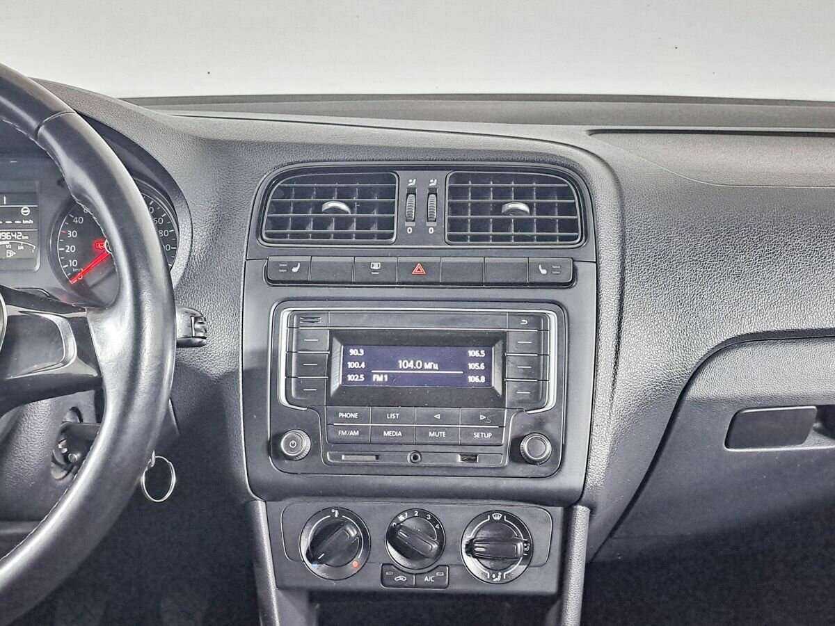 Купить Volkswagen Polo с пробегом. Фото: #11