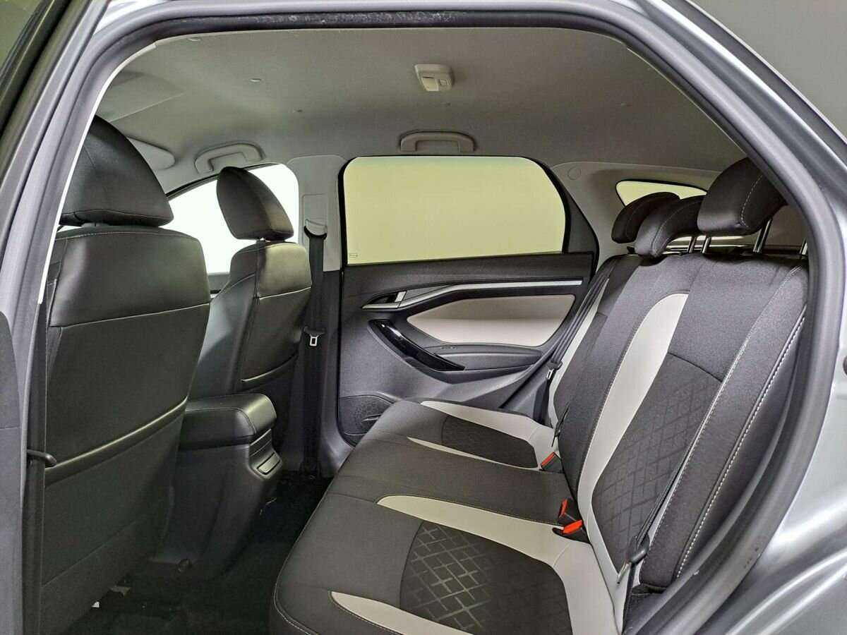 Купить Lada (ВАЗ) Vesta с пробегом. Фото: #9