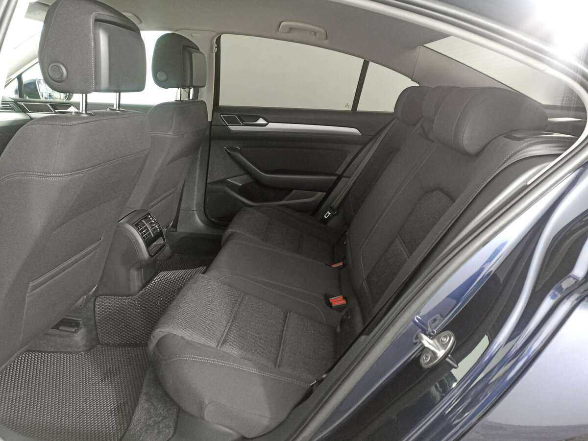 Купить Volkswagen Passat с пробегом. Фото: #9