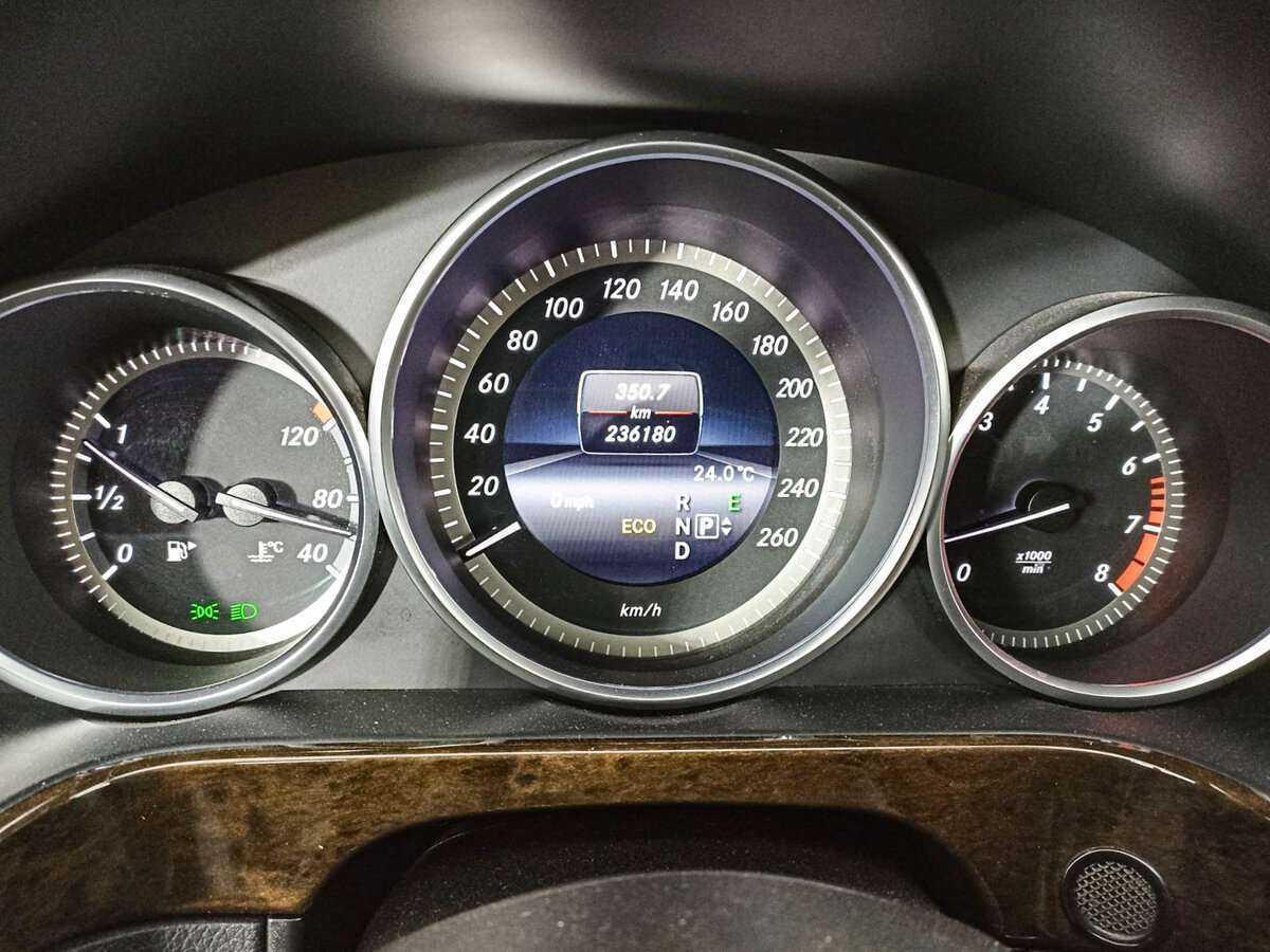 Купить Mercedes-Benz E-Класс с пробегом. Фото: #10