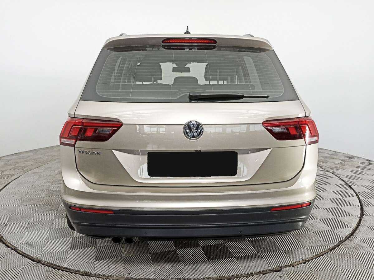 Купить Volkswagen Tiguan с пробегом. Фото: #5
