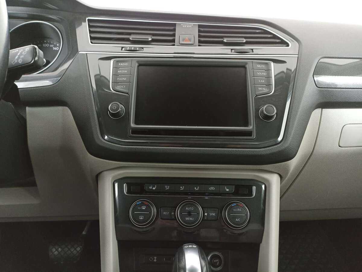 Купить Volkswagen Tiguan с пробегом. Фото: #14