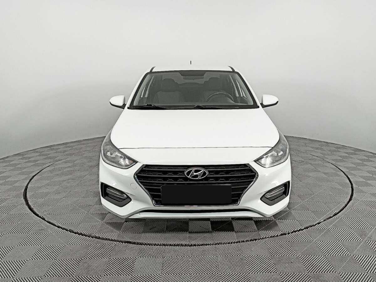 Купить Hyundai Solaris с пробегом. Фото: #1
