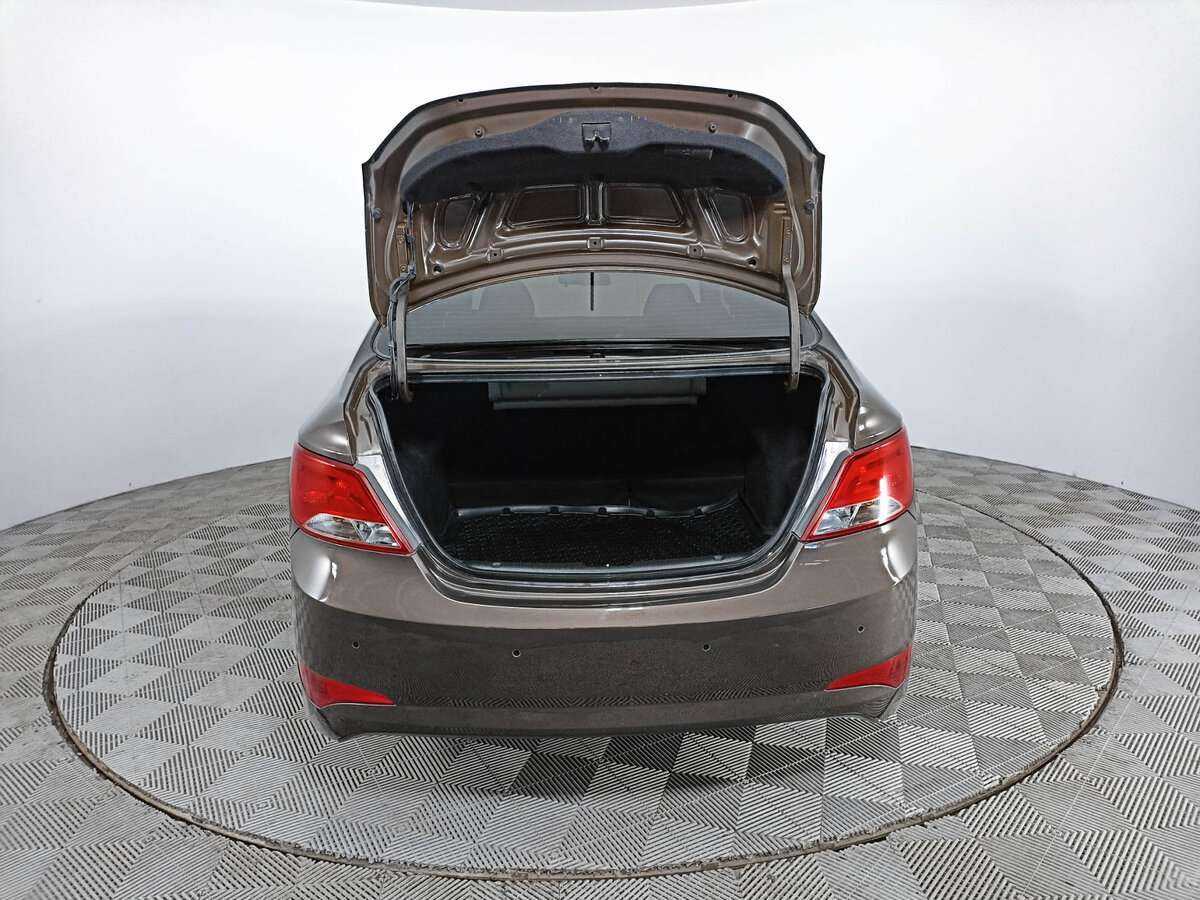 Купить Hyundai Solaris с пробегом. Фото: #9