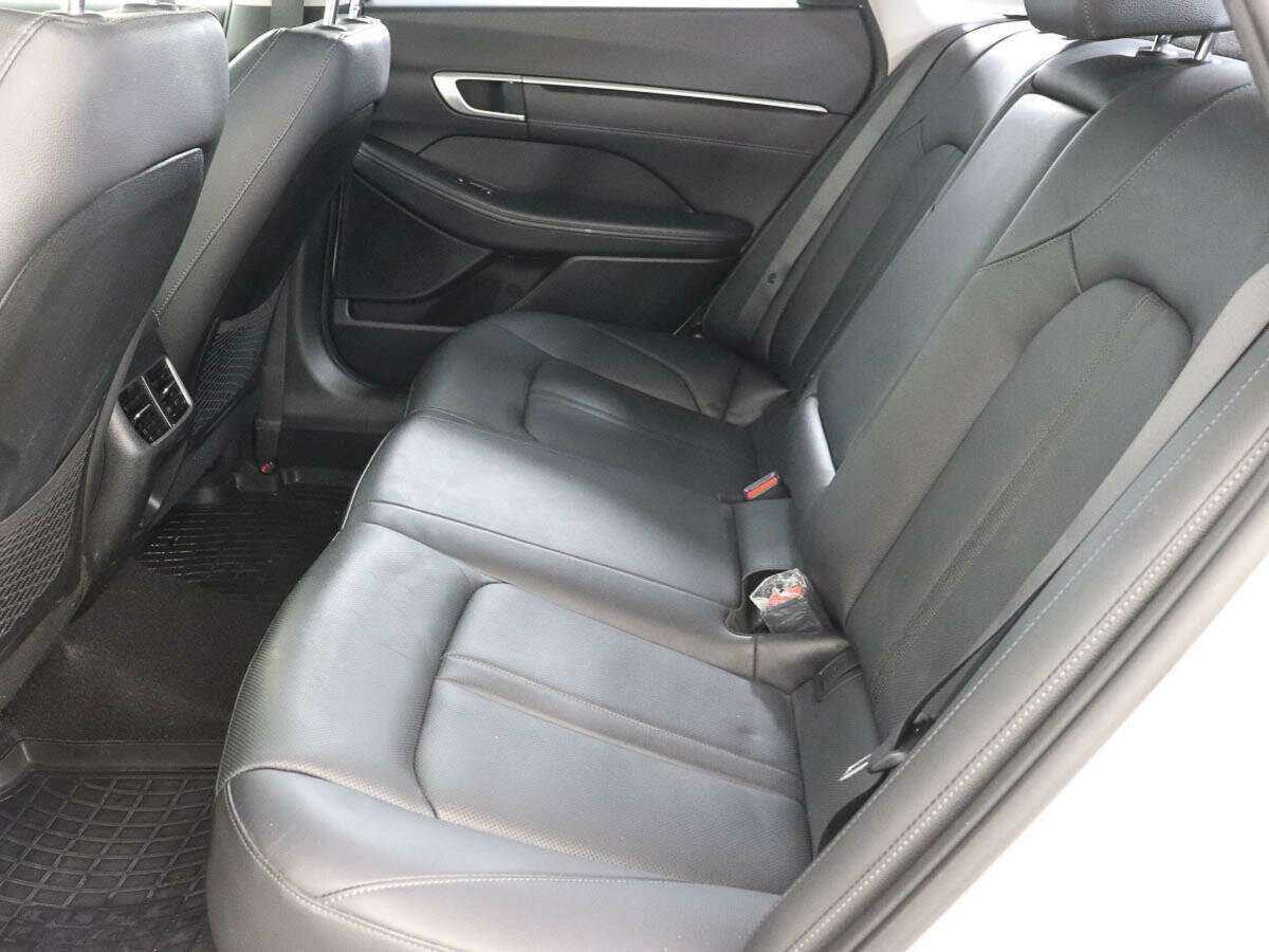 Купить Hyundai Sonata с пробегом. Фото: #8