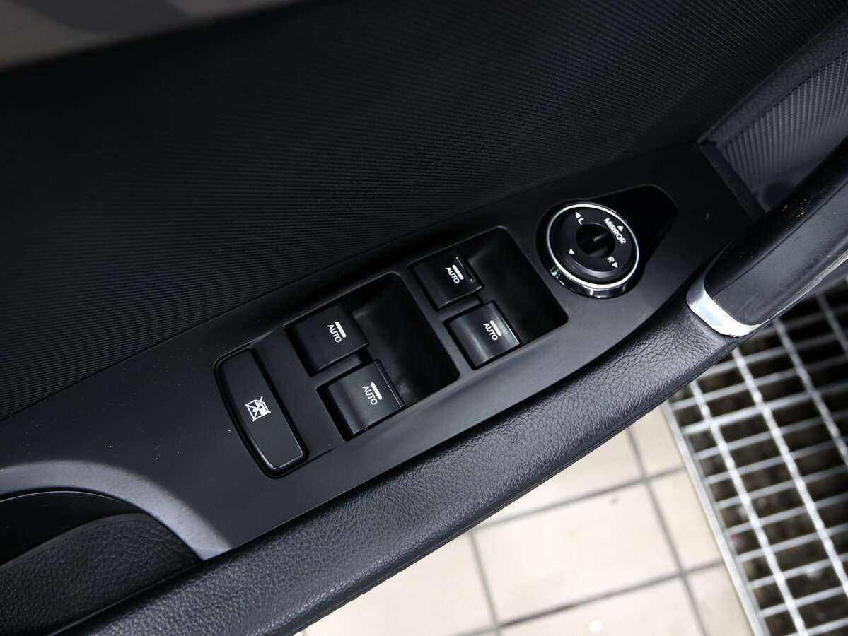 Купить Hyundai i40 с пробегом. Фото: #8