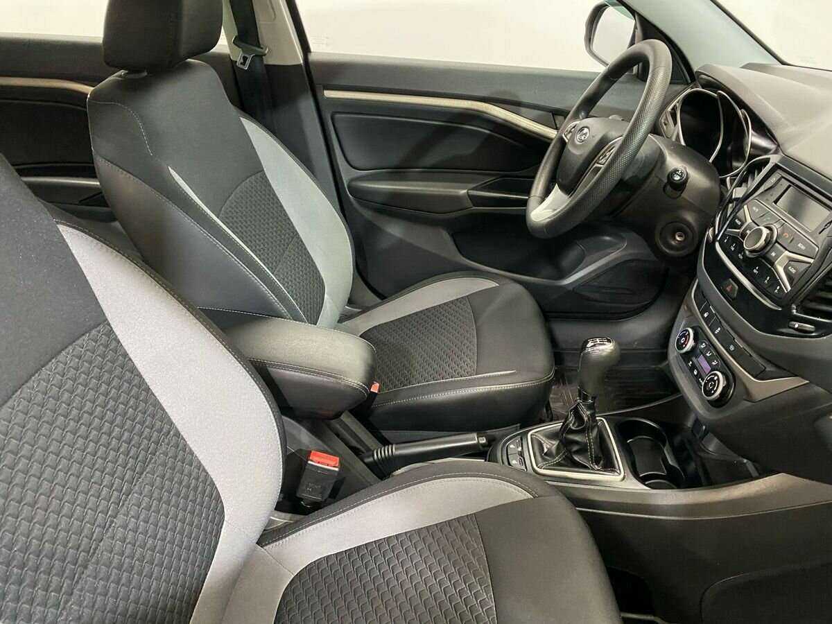 Купить Lada (ВАЗ) Vesta с пробегом. Фото: #9