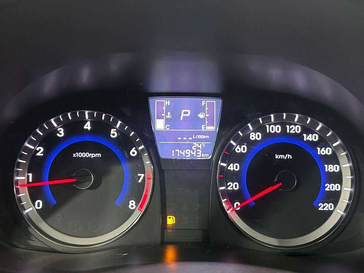 Купить Hyundai Solaris с пробегом. Фото: #11