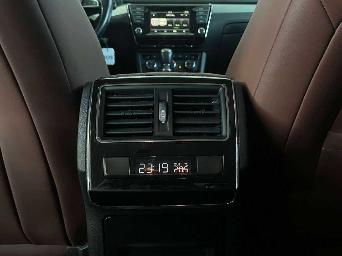 Купить Skoda Superb с пробегом. Фото: #17