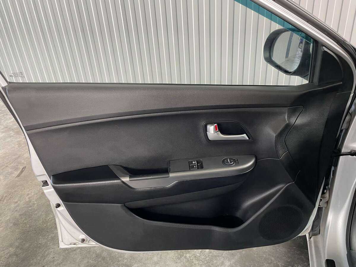 Купить Kia Rio с пробегом. Фото: #16