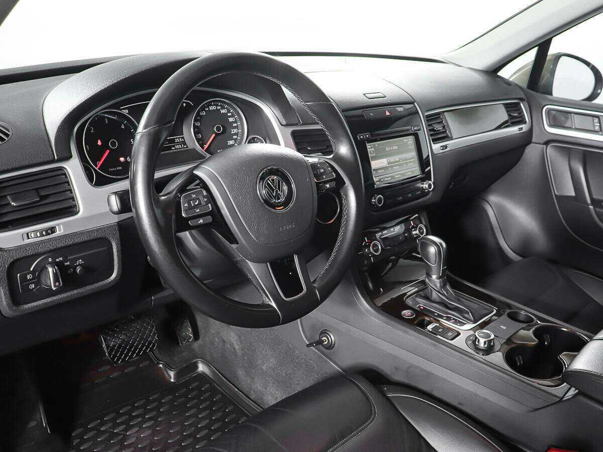Купить Volkswagen Touareg с пробегом. Фото: #12