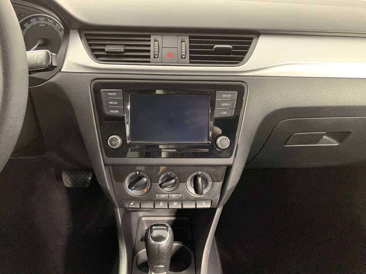 Купить Skoda Rapid с пробегом. Фото: #12