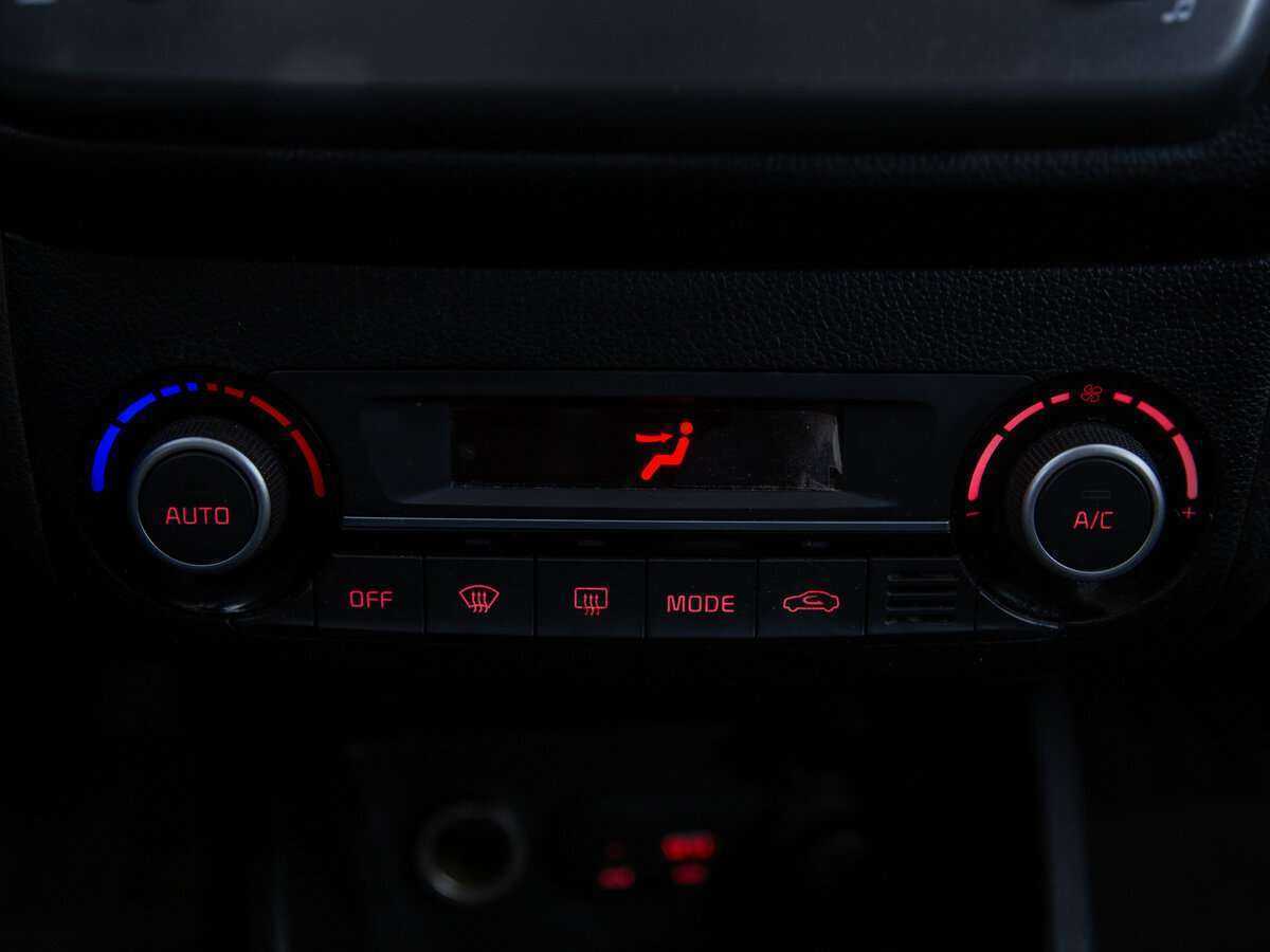 Купить Kia Rio с пробегом. Фото: #17