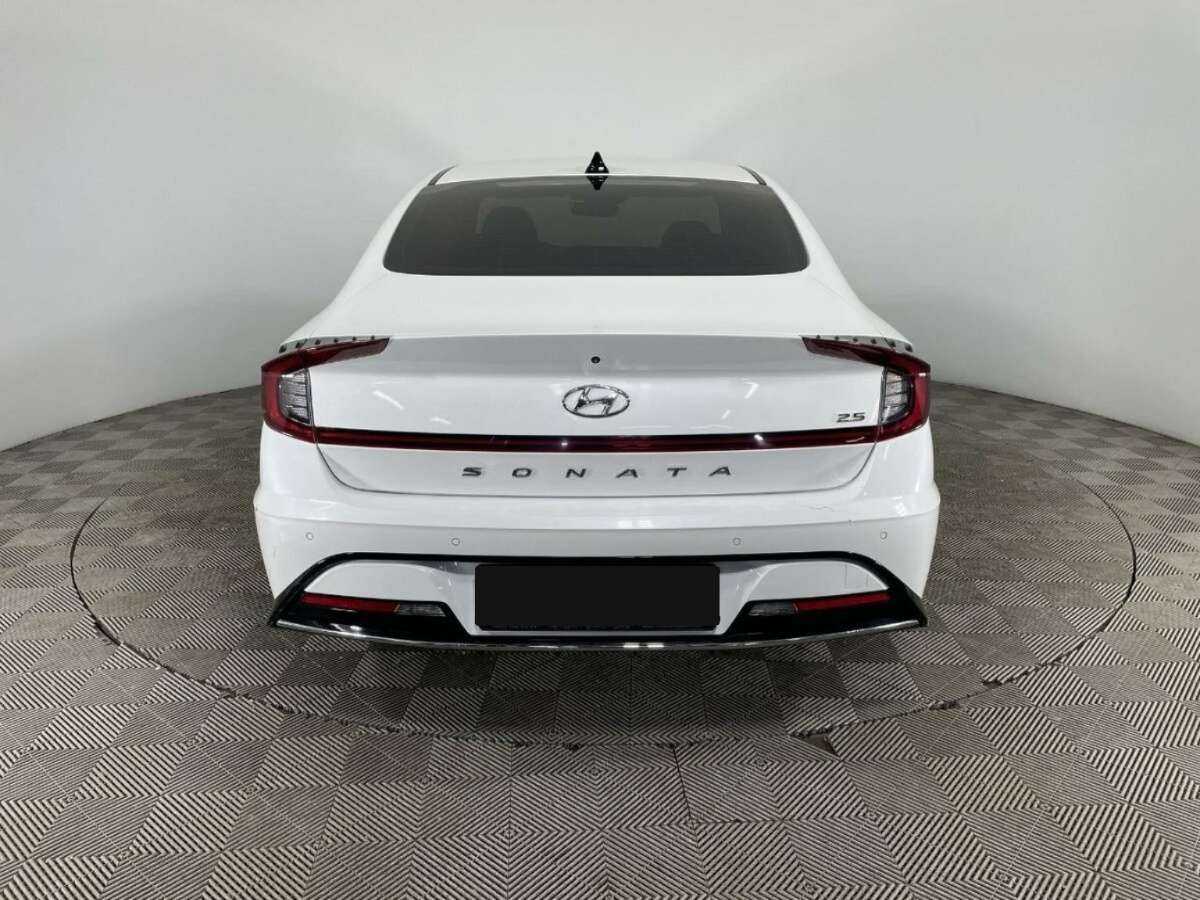 Купить Hyundai Sonata с пробегом. Фото: #2