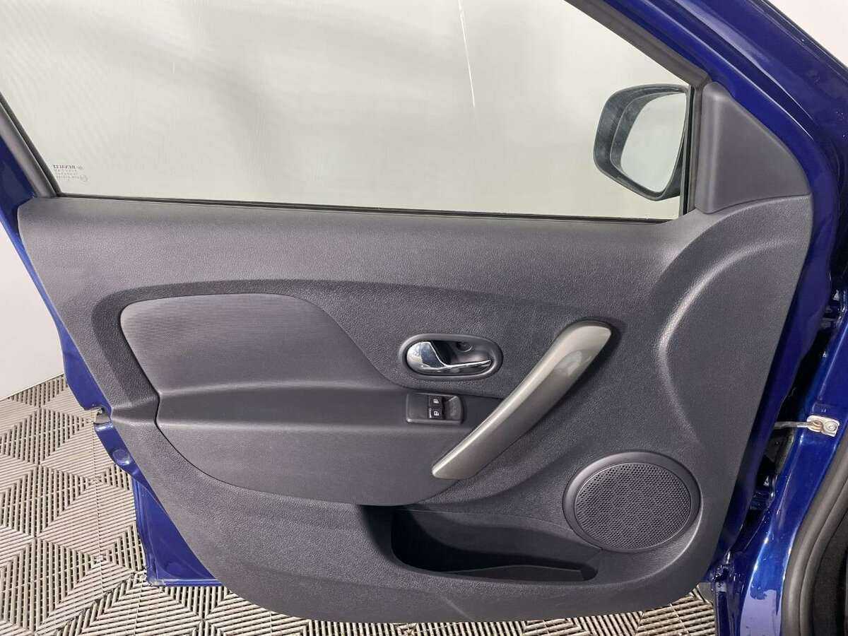 Купить Renault Logan с пробегом. Фото: #7