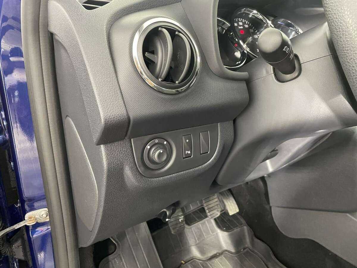 Купить Renault Logan с пробегом. Фото: #8