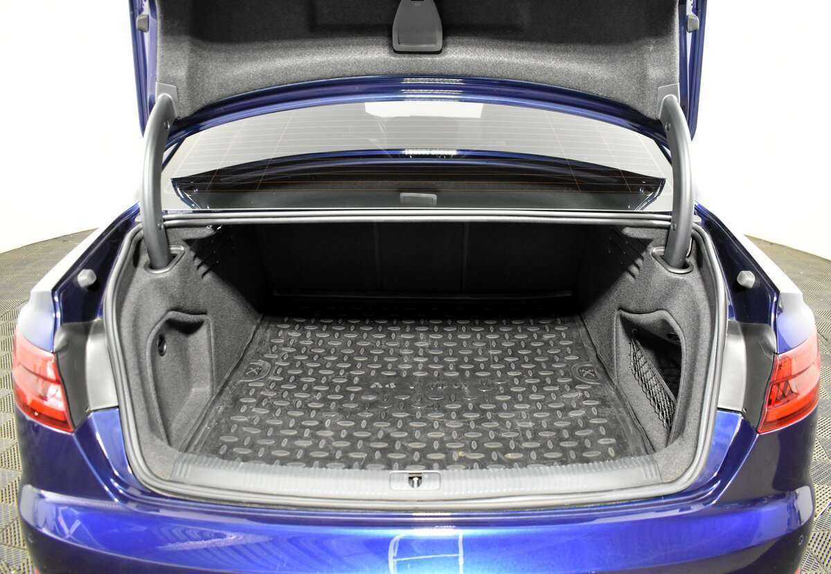 Купить Audi A4 с пробегом. Фото: #7