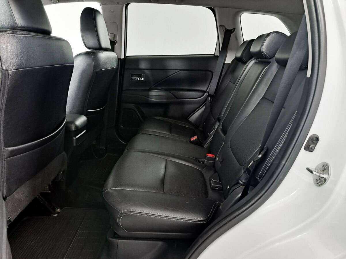 Купить Mitsubishi Outlander с пробегом. Фото: #7