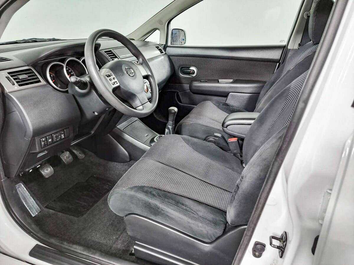 Купить Nissan Tiida с пробегом. Фото: #13